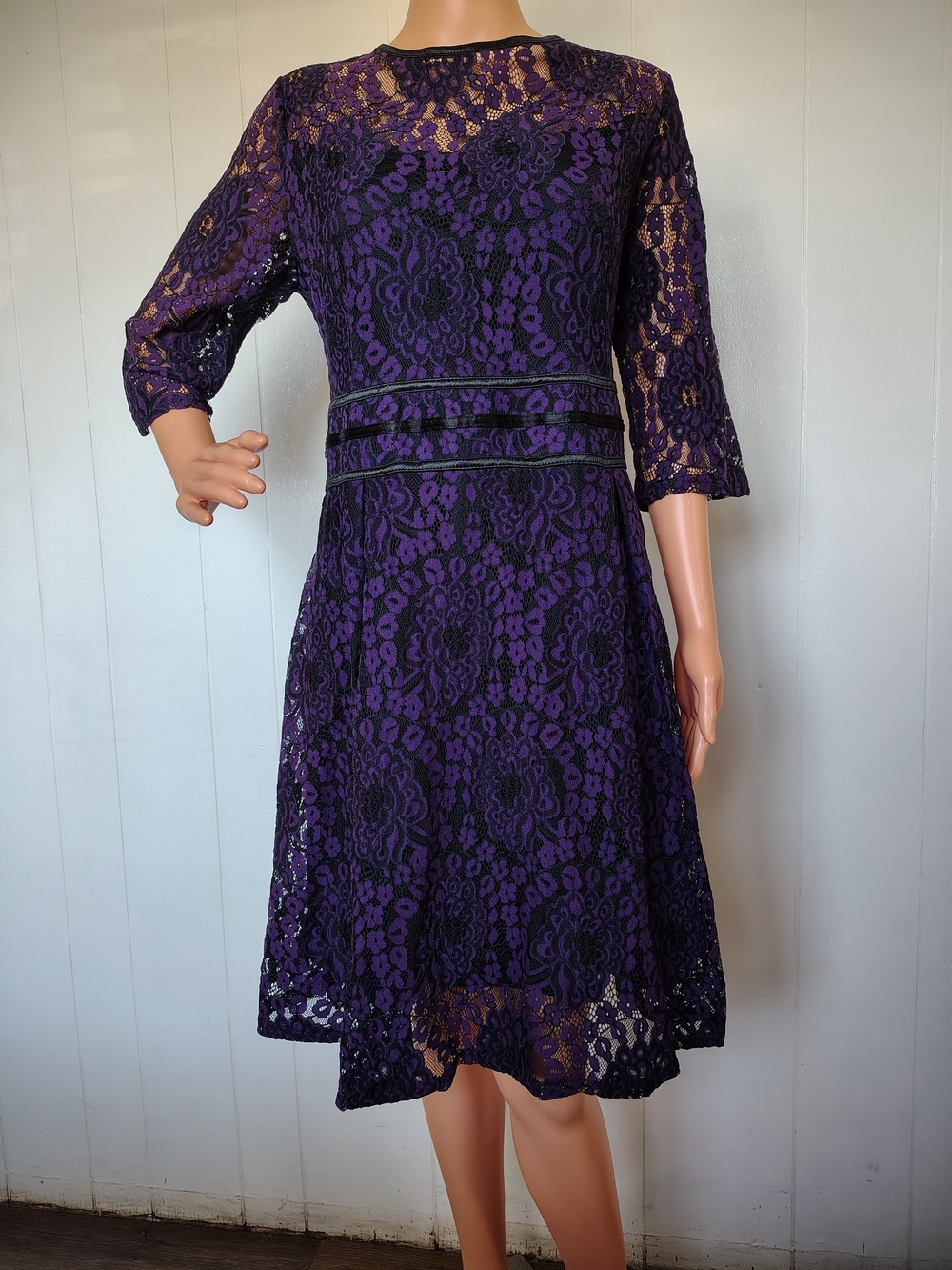 Miusol Purple Lace Midi Dress with Three-Quarter Sleeves Size 2XL.